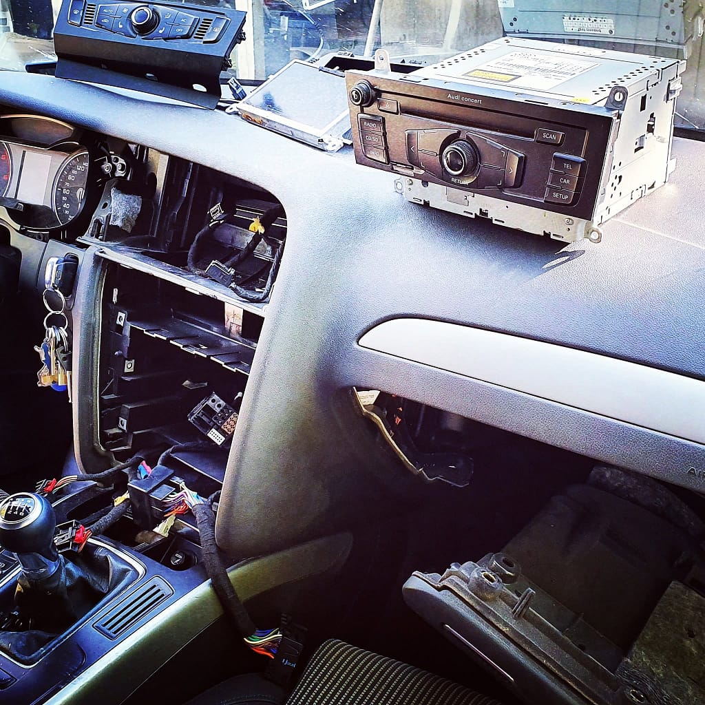 Legendaarinen HRI-976 Part. 2 A4 B8 Radio
